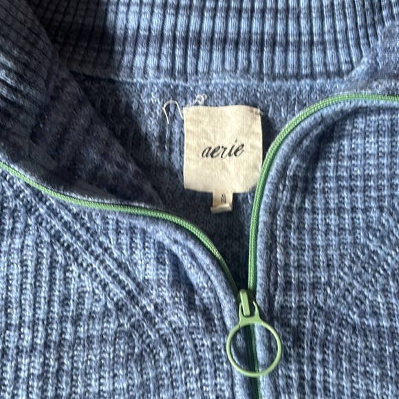 Aerie cropped zip sweater - Picture 2 of 6